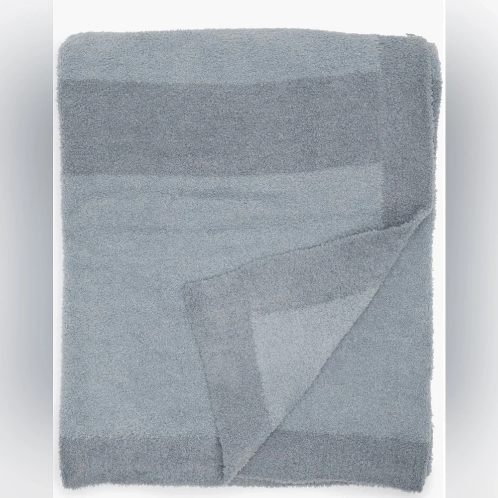 NWT Luxe Barefoot Dreams CozyChic block stripe throw in moonbeam